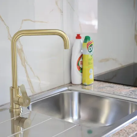 Renovated 2br Retreat Near The * ساراندا