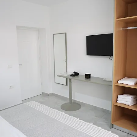 Renovated 2br Retreat Near The Apartment Sarande