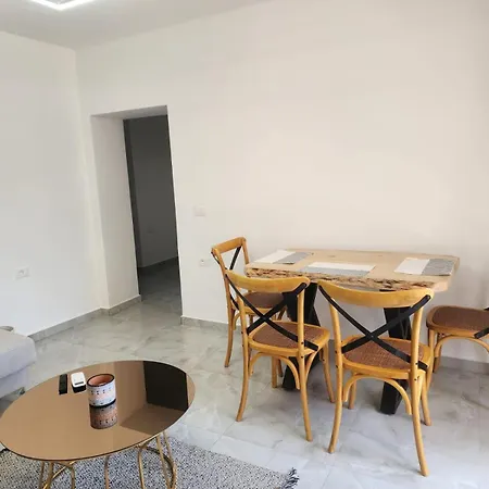 Renovated 2br Retreat Near The *